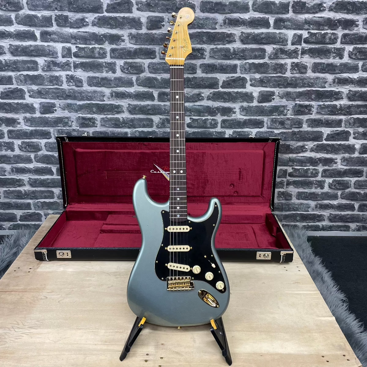 Fender Custom Shop Limited Edition 1965 Dual-Mag Stratocaster Electric Guitar RW Aged Blue Ice Metallic - Journeyman Relic - 9236081269