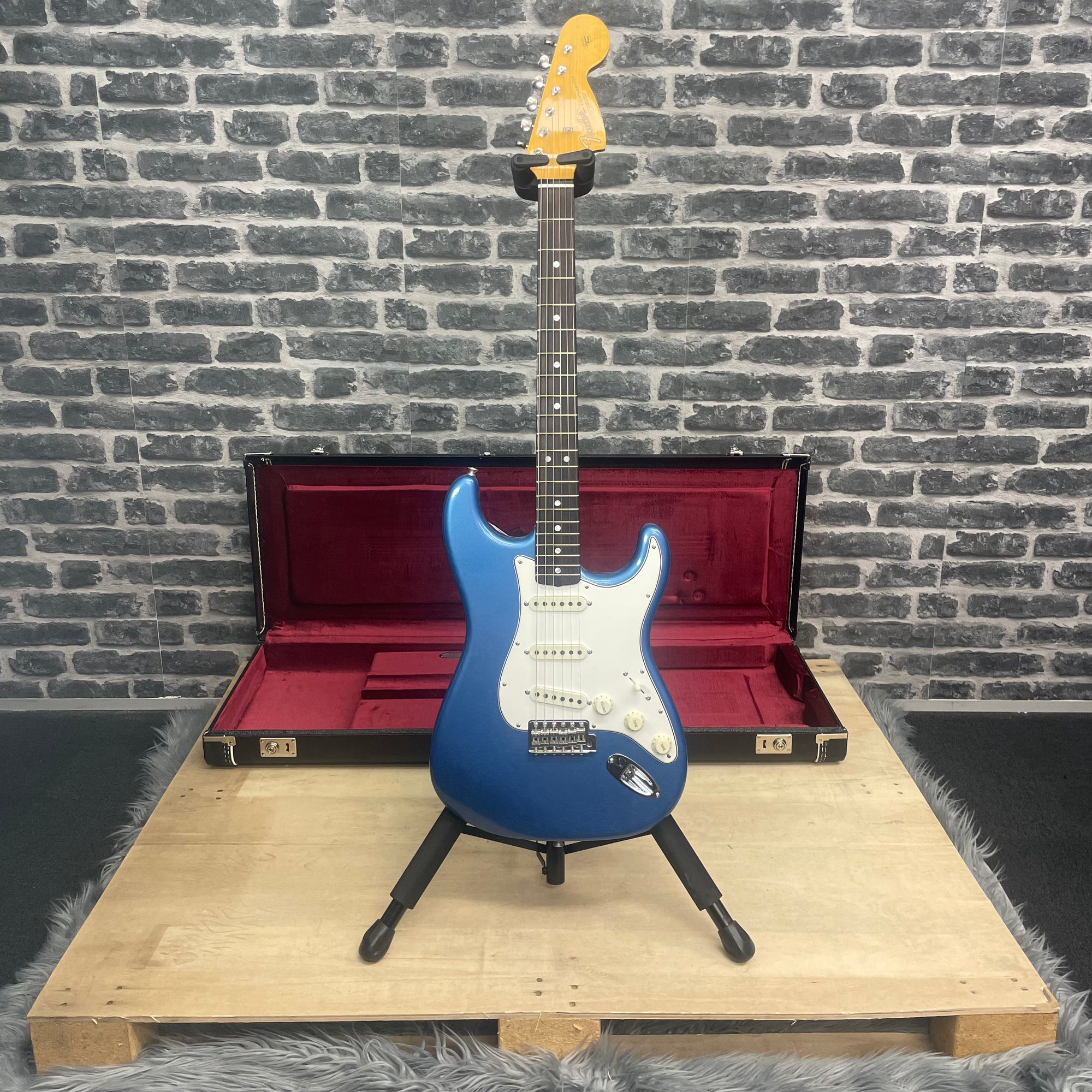 Fender Custom Shop Limited Edition 1966 Stratocaster Electric Guitar Aged Lake Placid Blue  - Deluxe Closet Classic - 9236910199